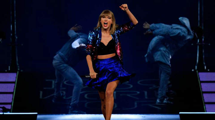 Watch Russell Westbrook sing along at a Taylor Swift concert