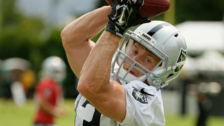 Raiders QB Derek Carr sharp in first practice