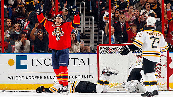 Bruins sign forwards Jimmy Hayes, Brett Connolly to extensions