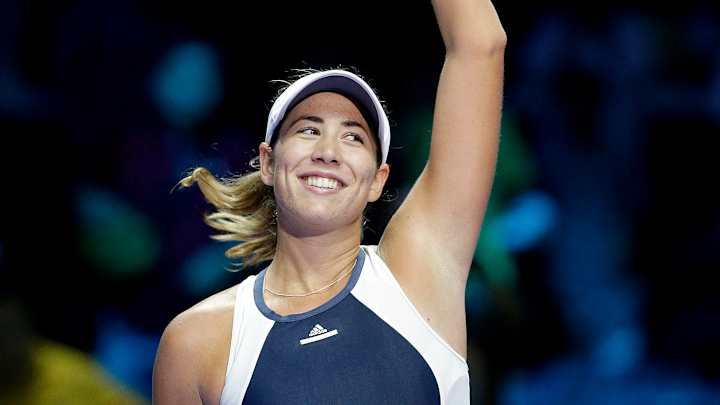 Garbine Muguruza beats Lucie Safarova in her WTA Finals debut
