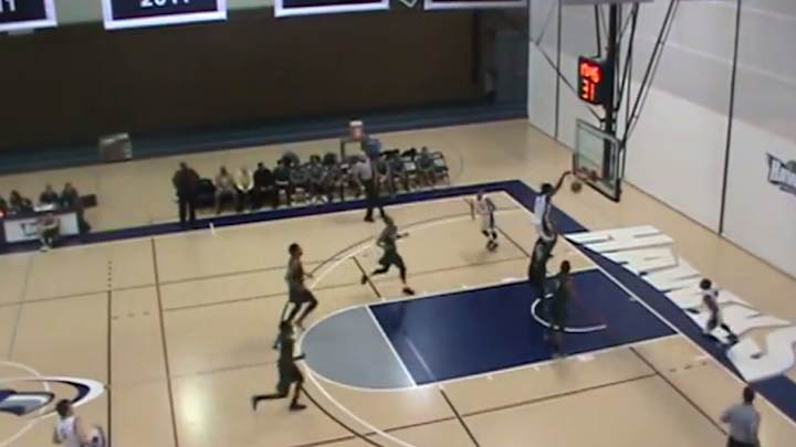 Watch: Junior-college player throws down vicious, one-handed jam