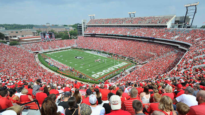 Video: Alabama, Georgia players separated by refs during pregame
