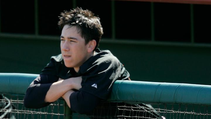 Report: Giants starter Tim Lincecum (hip) out for remainder of season