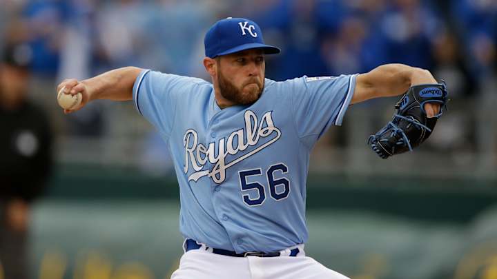 Royals put closer Holland on 15-day DL with pectoral strain