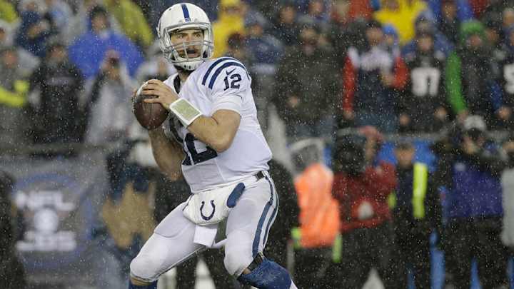 Colts exercise fifth-year option on Andrew Luck's contract