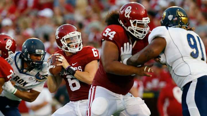 Mayfield leads No. 19 Oklahoma past Akron 41-3 Mayfield leads No. 19 Oklahoma past Akron 41-3