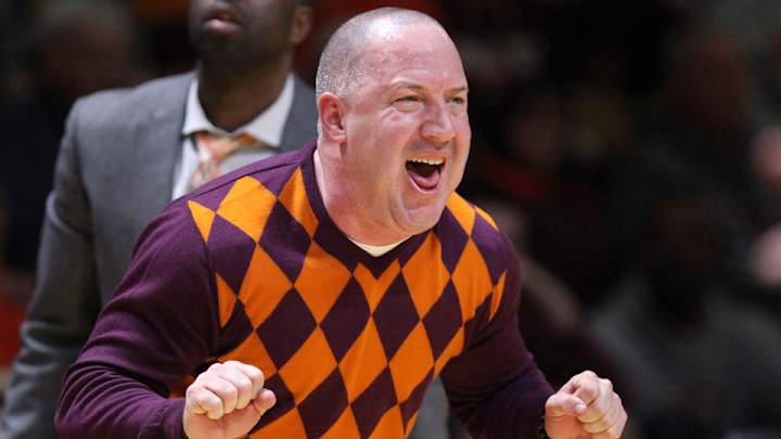 Virginia Tech fans to receive T-shirts with Buzz Williams’ sweater pattern Virginia Tech fans to receive T-shirts with Buzz Williams’ sweater pattern