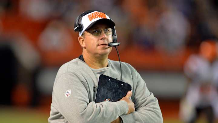 Browns parting ways with offensive line coach Andy Moeller