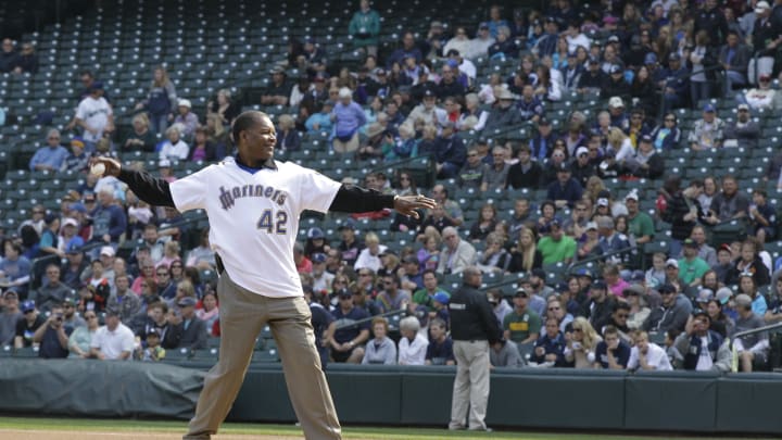 Former OF Dave Henderson dies of heart attack at 57 Former OF Dave Henderson dies of heart attack at 57