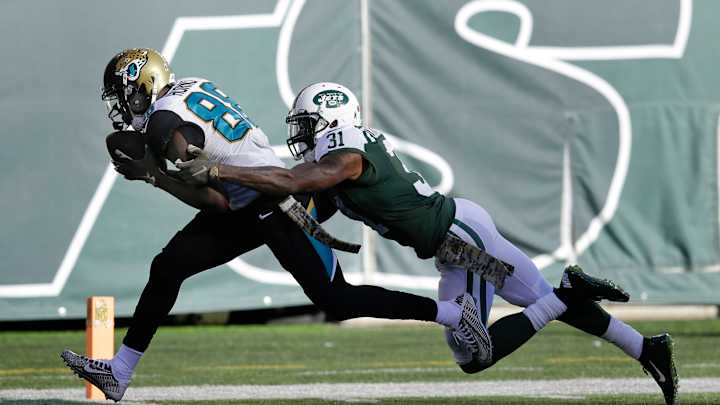 Jaguars WR Hurns plans to 'fight through' sprained left foot