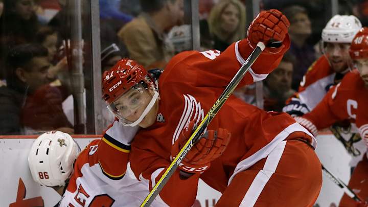 Campbell scores in OT, Panthers beat Red Wings 2-1