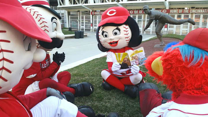 Cincinnati Reds mascots read Leah Still's children's book