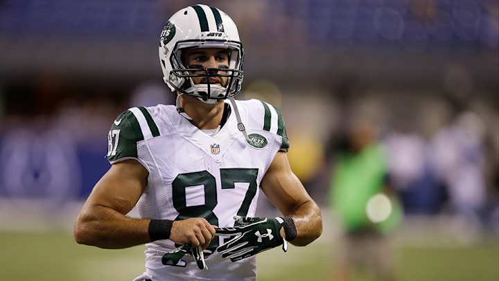 Jets receiver Eric Decker (knee) to have MRI Tuesday