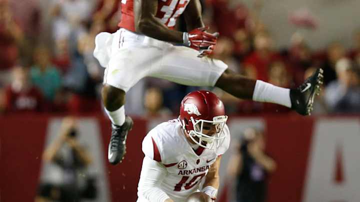 Defense propels No. 8 Alabama to 27-14 win over Arkansas