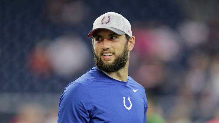 QB Andrew Luck making throws in practice for Indianapolis