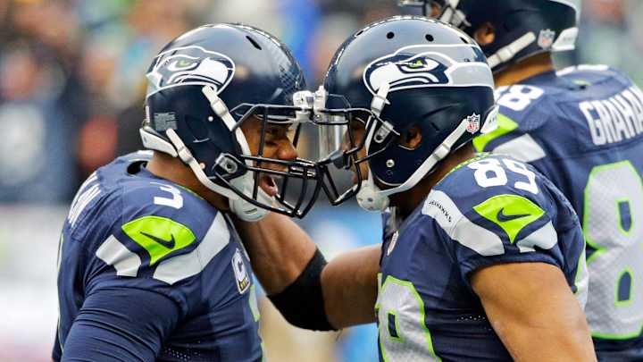 Wilson's 5 TDs lead Seattle past Pittsburgh 39-30