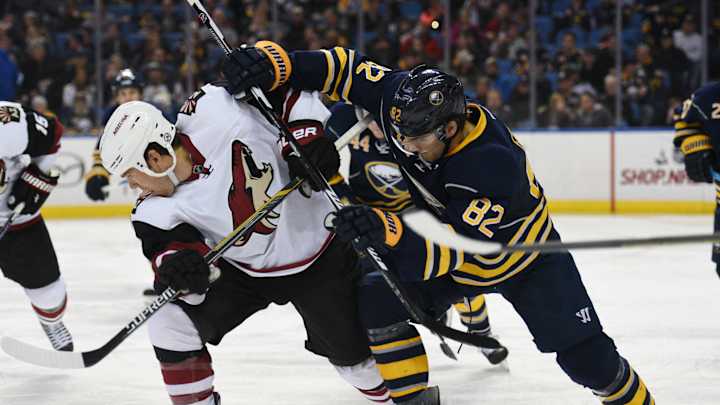 Kane scores twice in Sabres' 5-2 win over Coyotes