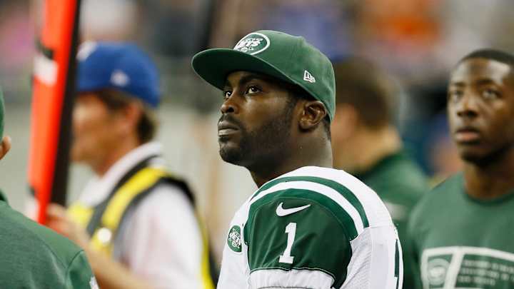 Steelers meeting with QB Michael Vick