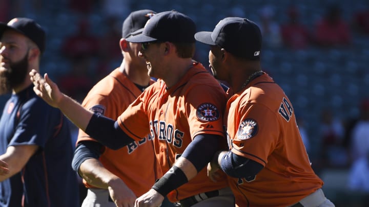 LEADING OFF: Cubs-Pirates, Astros-Rangers among key games