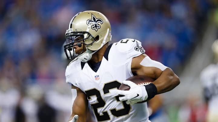 Patriots try out RBs Pierre Thomas, Robert Turbin