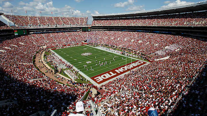 Alabama prohibits selfie sticks inside Bryant-Denny Stadium