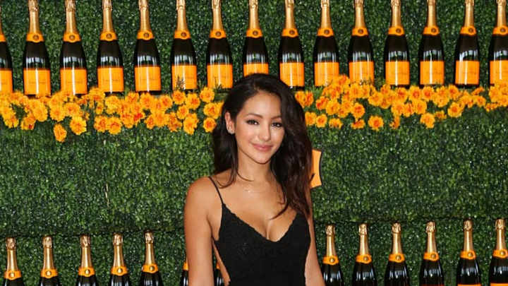 Monday's A.M. Hot Clicks: Melanie Iglesias; Kansas City Celebrates Title Monday's A.M. Hot Clicks: Melanie Iglesias; Kansas City Celebrates Title