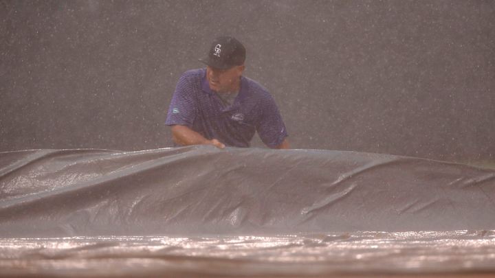 Gonzalez hits 3 doubles, Rockies top Braves 5-3 Gonzalez hits 3 doubles, Rockies top Braves 5-3