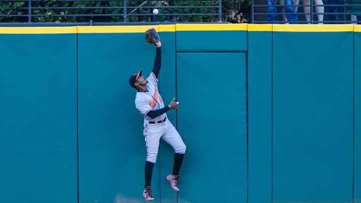 Watch: Adam Jones blows bubble while laying out for incredible catch Watch: Adam Jones blows bubble while laying out for incredible catch