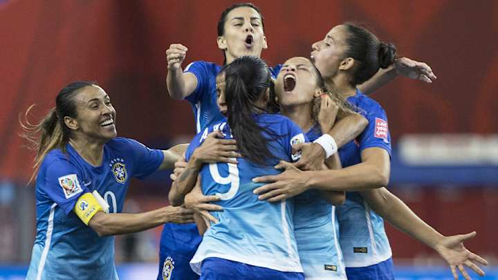 Brazil advances to knockout stage with win over Spain in Group E