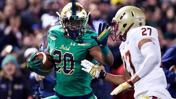 Notre Dame RB Prosise leaves game with injury