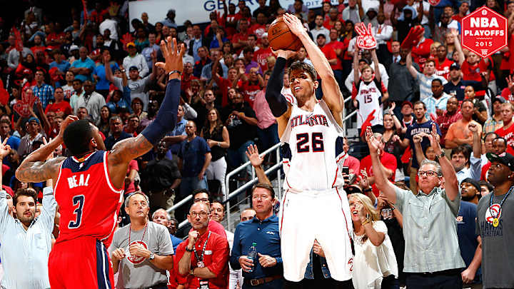 Hawks rise to occasion, even series with critical Game 2 win over Wizards
