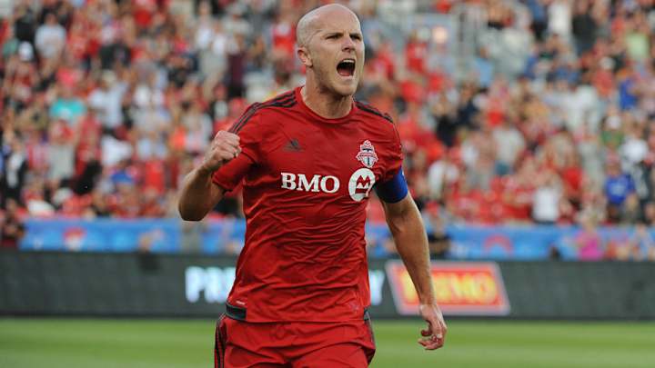 MLS: Altidore, Bradley lead Toronto FC by Montreal; LA hits for five again