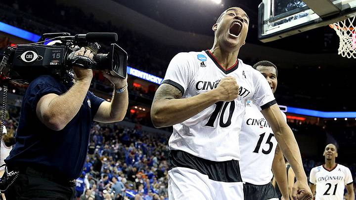 Watch: Steal by Cincinnati's Troy Caupain leads to dunk vs. Kentucky