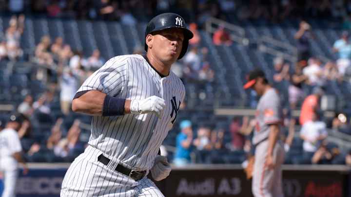 A-Rod reaches 30 HRs for 15th season, ties Aaron for record