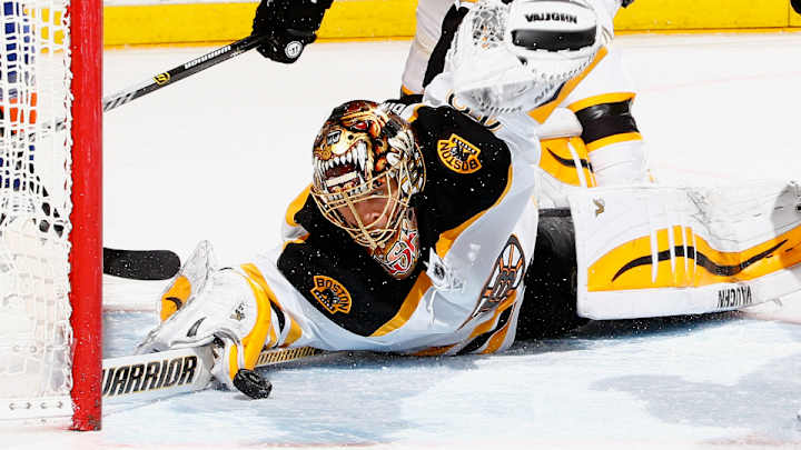 Watch: Bruins' Tuukka Rask makes diving stick save vs. Islanders