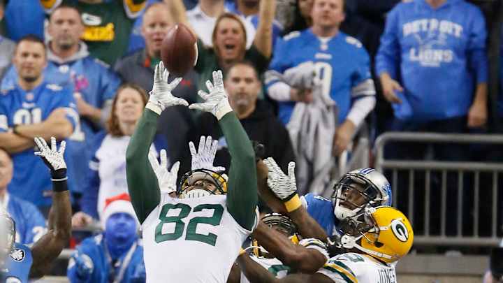 Hail Mary helps Packers close in on NFC North lead