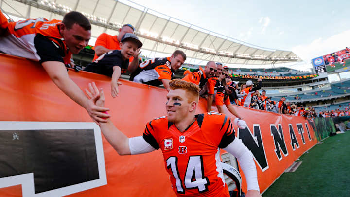 Things get interesting when Bengals break the huddle