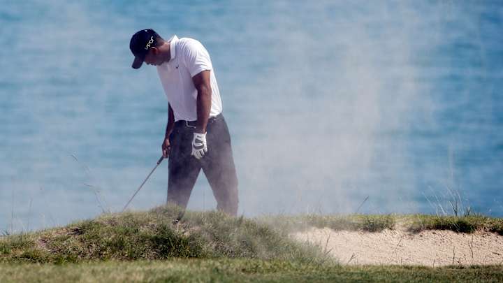 Woods commits to at least one more week of 2015 season