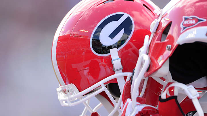 Four-star defensive tackle Julian Rochester commits to Georgia