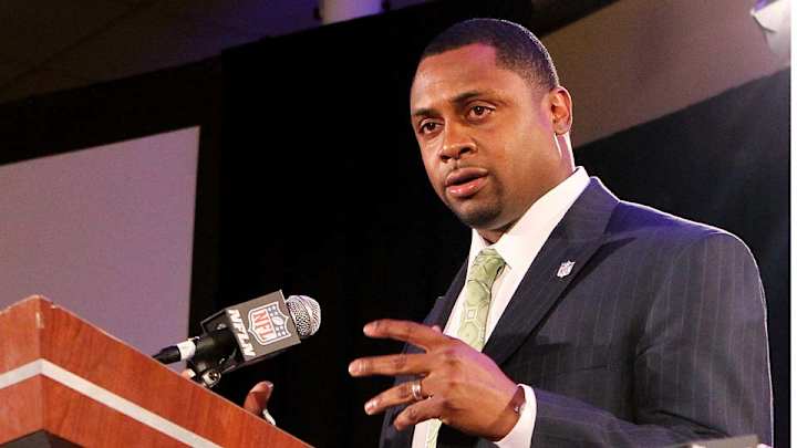 NFL executive Troy Vincent criticizes NFLPA's spending on lawsuits