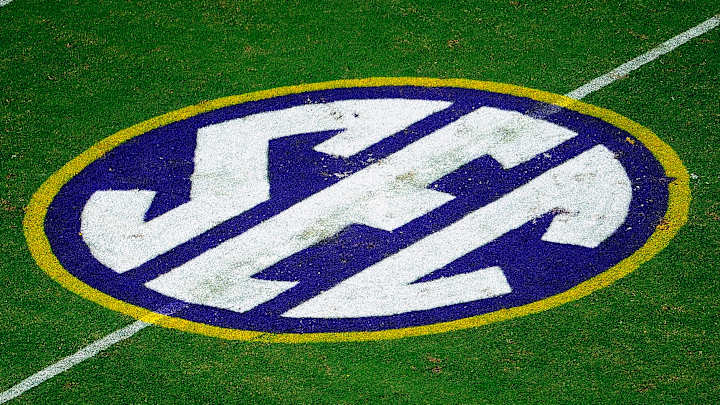 Dak Prescott, Nick Chubb headline media's preseason All-SEC team