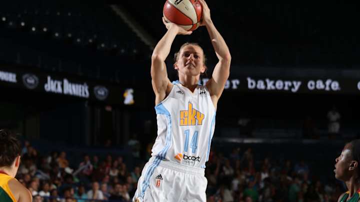 Delle Donne reaches 1,500 points, Sky beat Storm 93-65