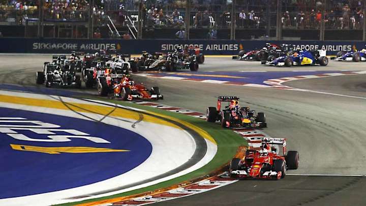 Sebastian Vettel wins Singapore GP to liven up F1 title race