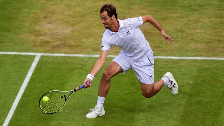 Gasquet gets win over Wawrinka in five-set battle of the backhands