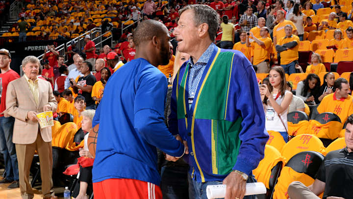 Craig Sager attends Rockets-Clippers, will resume chemotherapy