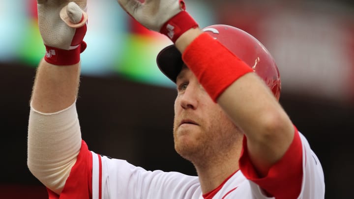 Cubs give up 3 homers, lose 5-4 to Reds