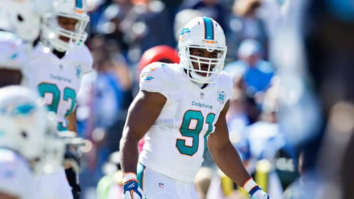 Cameron Wake leaves game vs. Patriots with Achilles injury