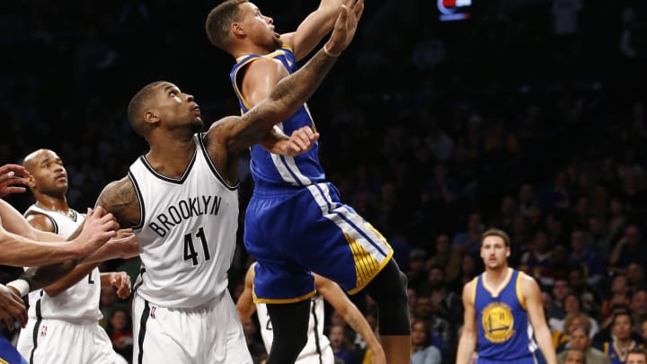 Warriors move to 22-0 by pulling away from Nets, 114-98