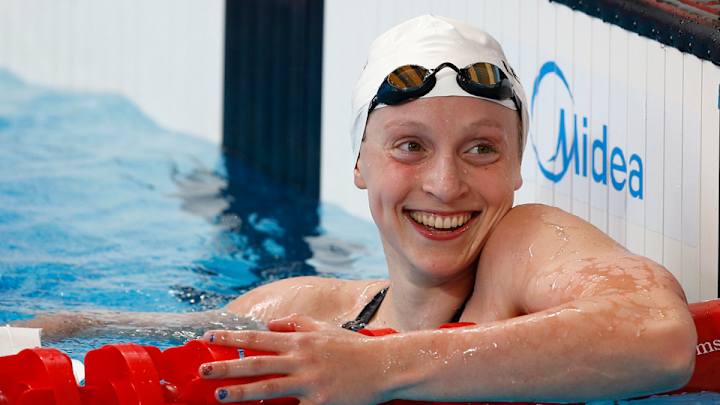 Katie Ledecky breaks 1,500-meter freestyle swimming record again Katie Ledecky breaks 1,500-meter freestyle swimming record again