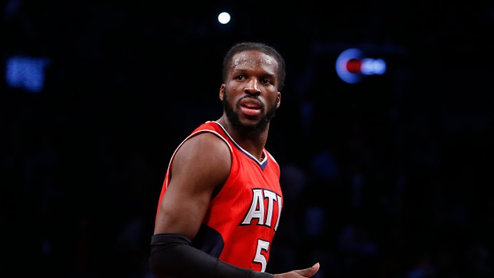 Hawks forward DeMarre Carroll believes he has hip pointer